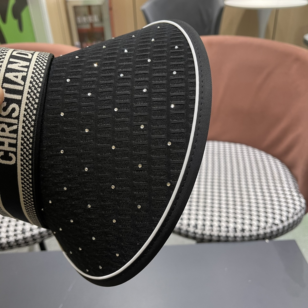 迪奥Dior新款女夏季闪亮水钻空顶遮阳帽百搭优雅出游发
箍帽防紫外线防晒帽