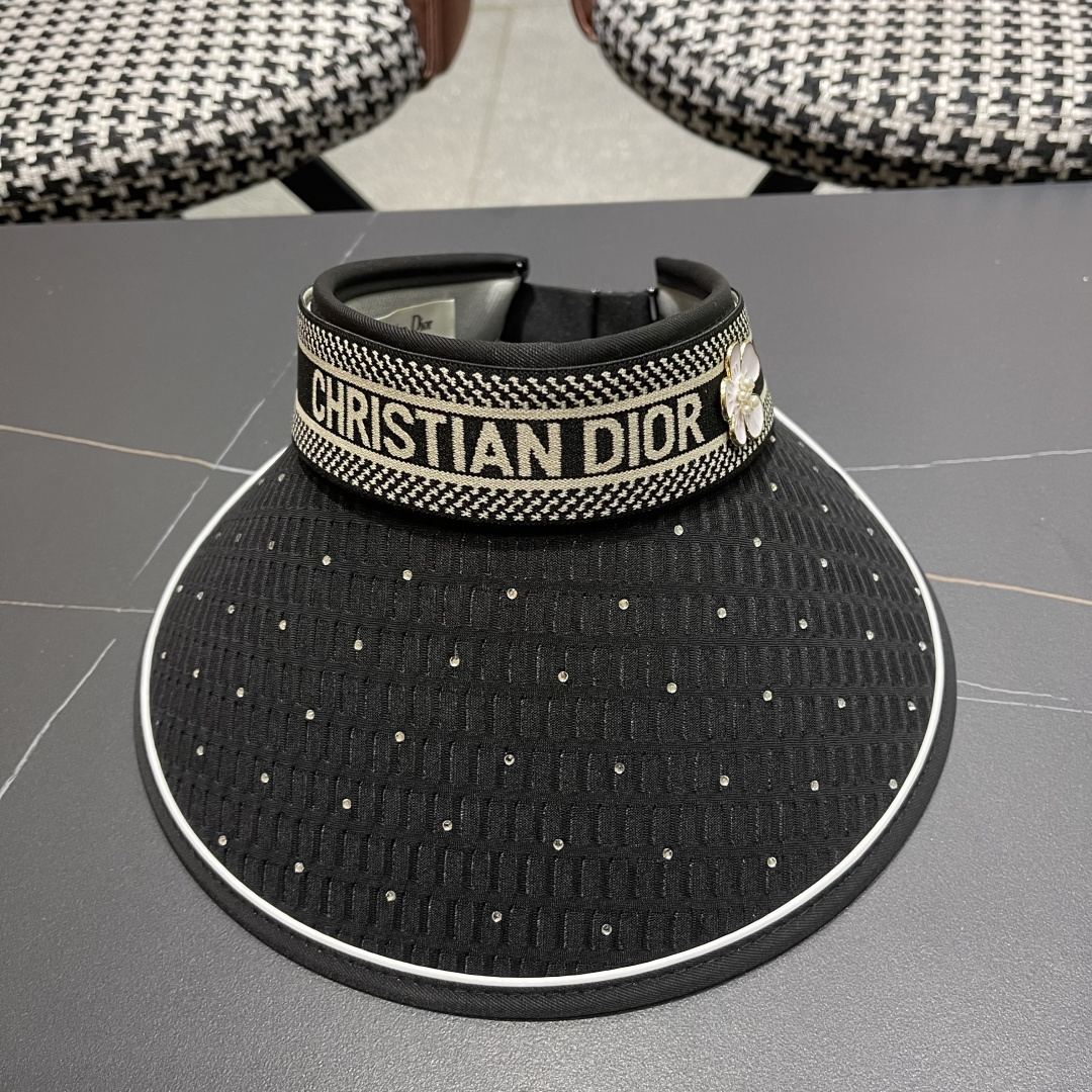 迪奥Dior新款女夏季闪亮水钻空顶遮阳帽百搭优雅出游发
箍帽防紫外线防晒帽