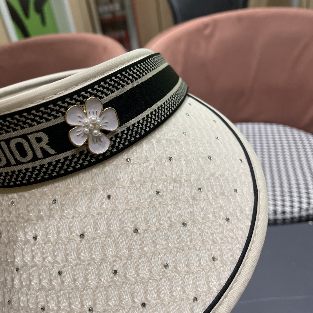 迪奥Dior新款女夏季闪亮水钻空顶遮阳帽百搭优雅出游发
箍帽防紫外线防晒帽