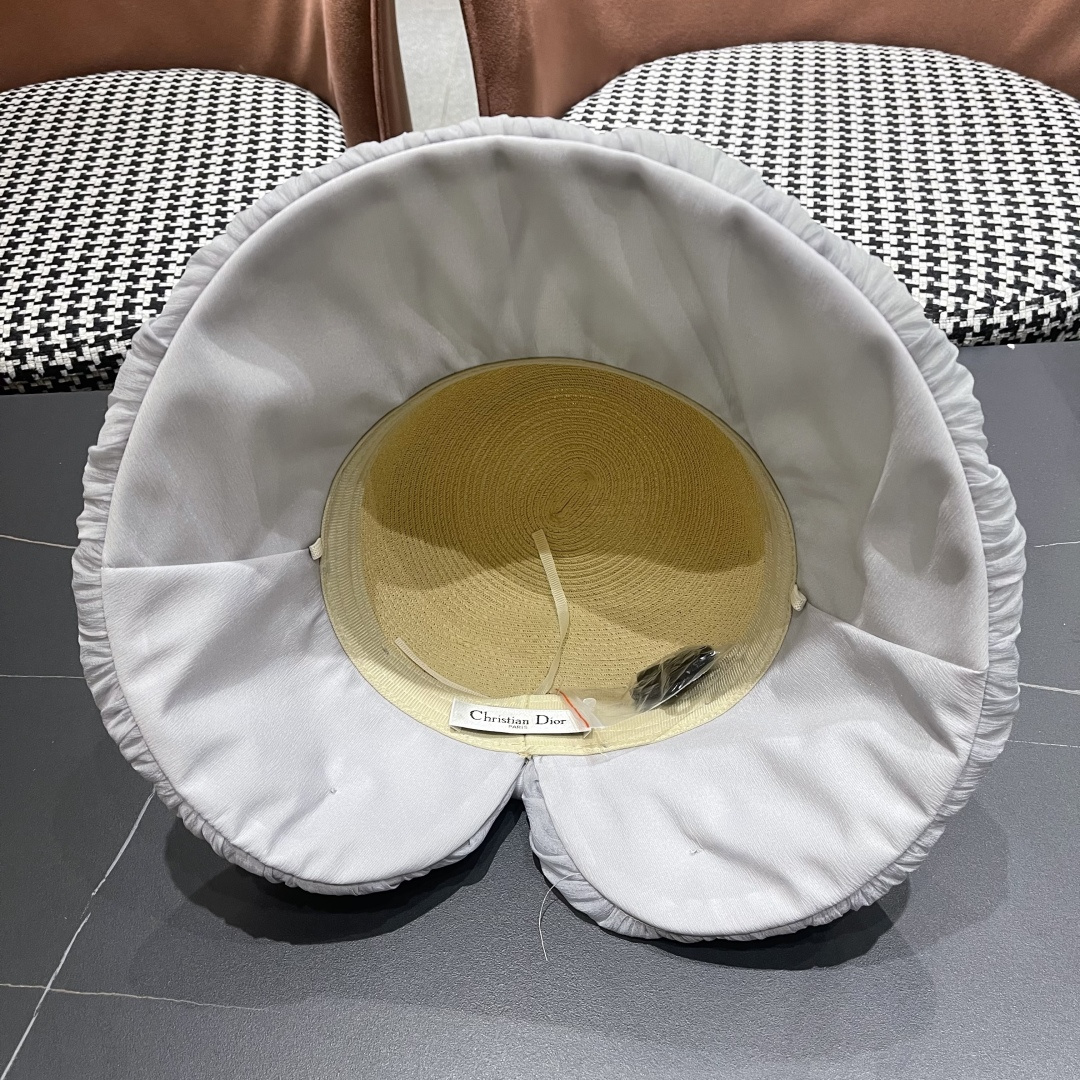 迪奥Dior大檐防晒盆帽渔夫帽防紫外线太阳帽韩版
优雅蝴蝶结遮阳草帽女夏季