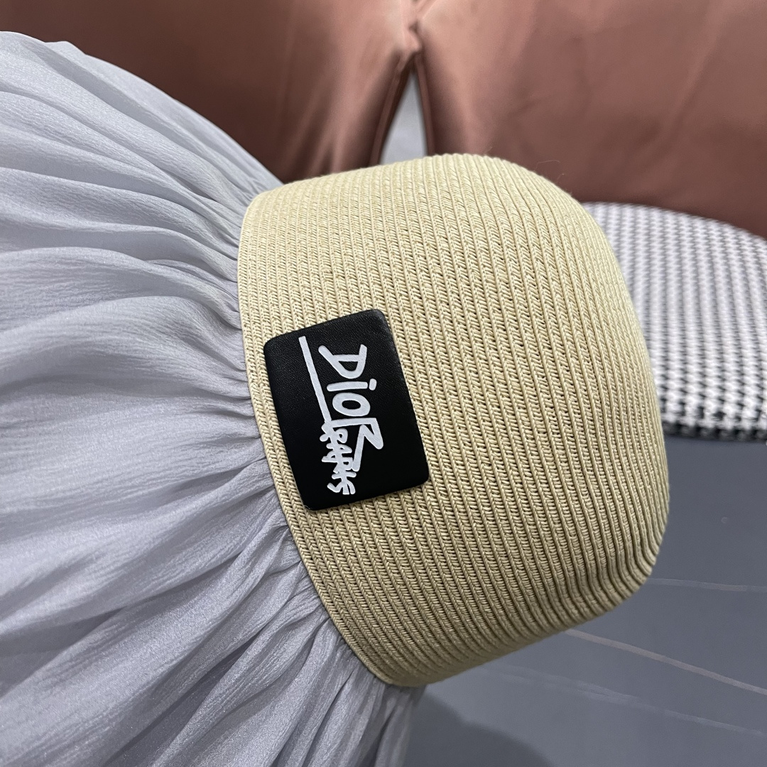 迪奥Dior大檐防晒盆帽渔夫帽防紫外线太阳帽韩版
优雅蝴蝶结遮阳草帽女夏季