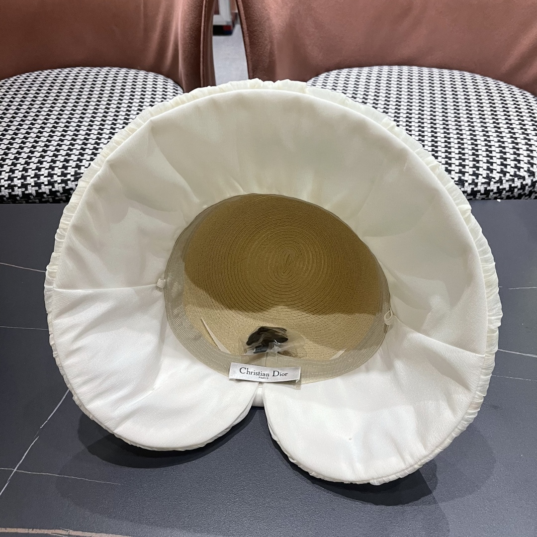 迪奥Dior大檐防晒盆帽渔夫帽防紫外线太阳帽韩版
优雅蝴蝶结遮阳草帽女夏季