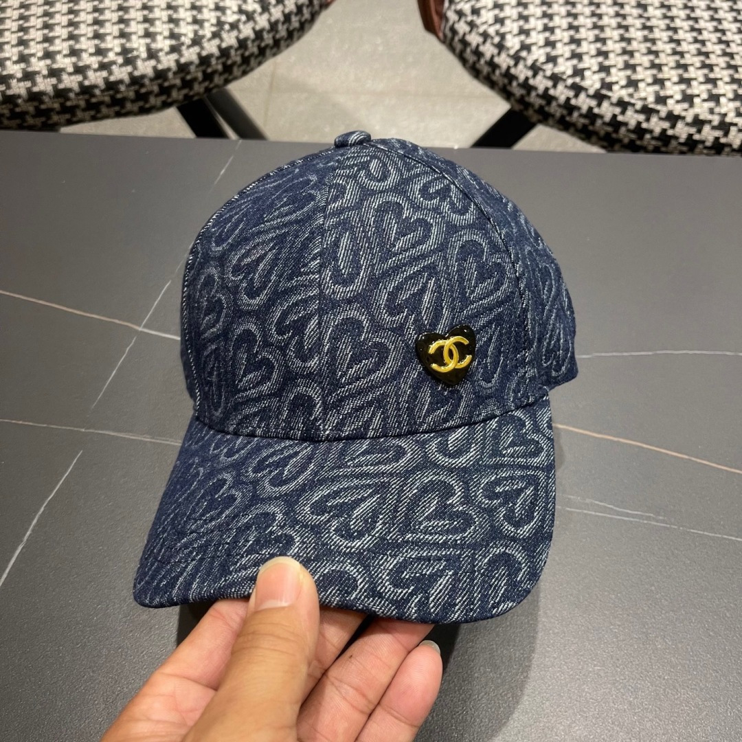  香奈儿 硬顶时尚水洗牛仔棒球帽女生秋冬户外休闲遮
阳防风复古牛仔鸭舌帽