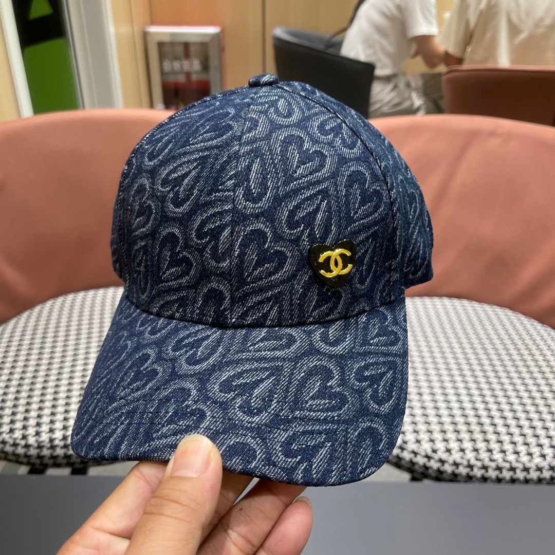  香奈儿 硬顶时尚水洗牛仔棒球帽女生秋冬户外休闲遮
阳防风复古牛仔鸭舌帽
