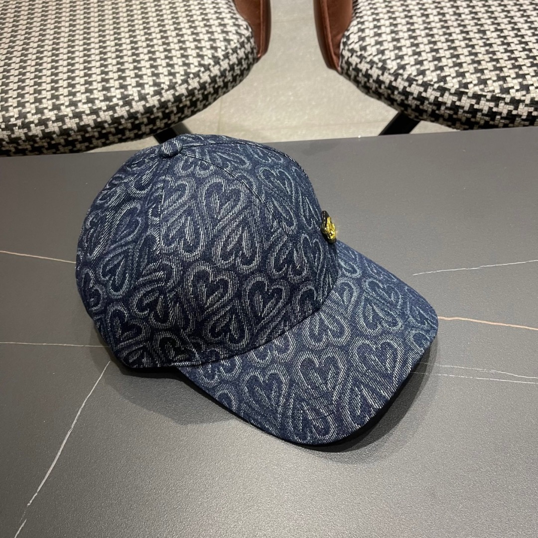  香奈儿 硬顶时尚水洗牛仔棒球帽女生秋冬户外休闲遮
阳防风复古牛仔鸭舌帽