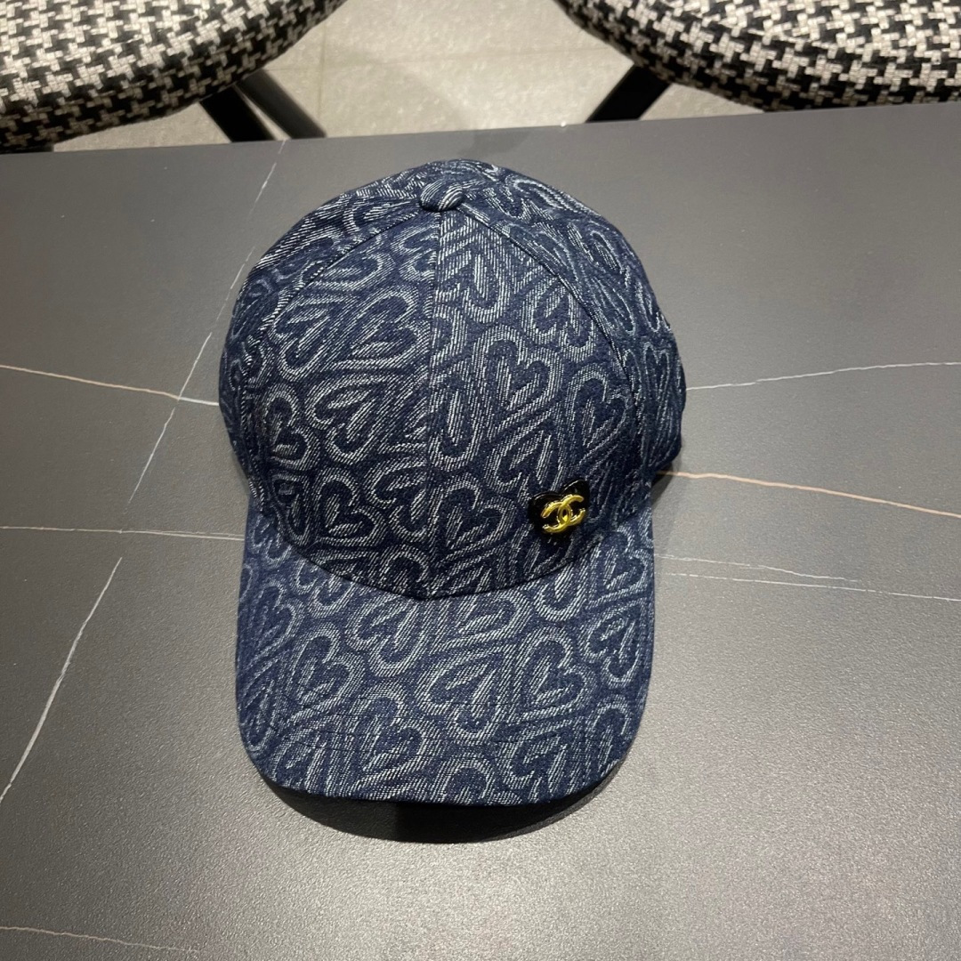  香奈儿 硬顶时尚水洗牛仔棒球帽女生秋冬户外休闲遮
阳防风复古牛仔鸭舌帽