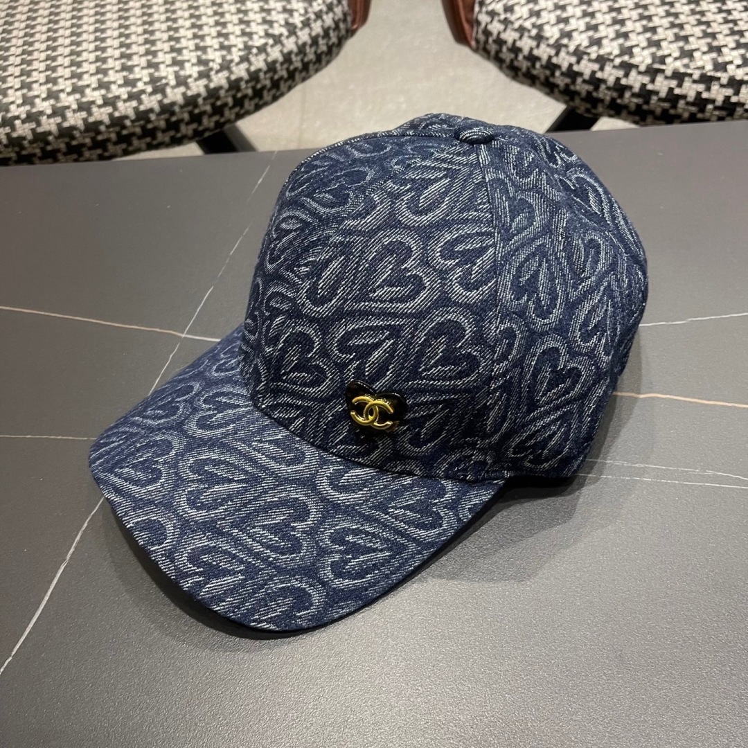  香奈儿 硬顶时尚水洗牛仔棒球帽女生秋冬户外休闲遮
阳防风复古牛仔鸭舌帽