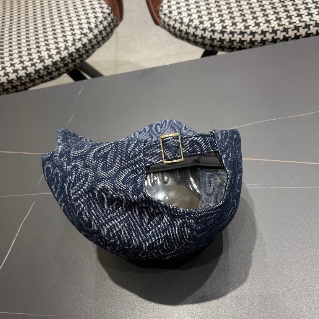  香奈儿 硬顶时尚水洗牛仔棒球帽女生秋冬户外休闲遮
阳防风复古牛仔鸭舌帽