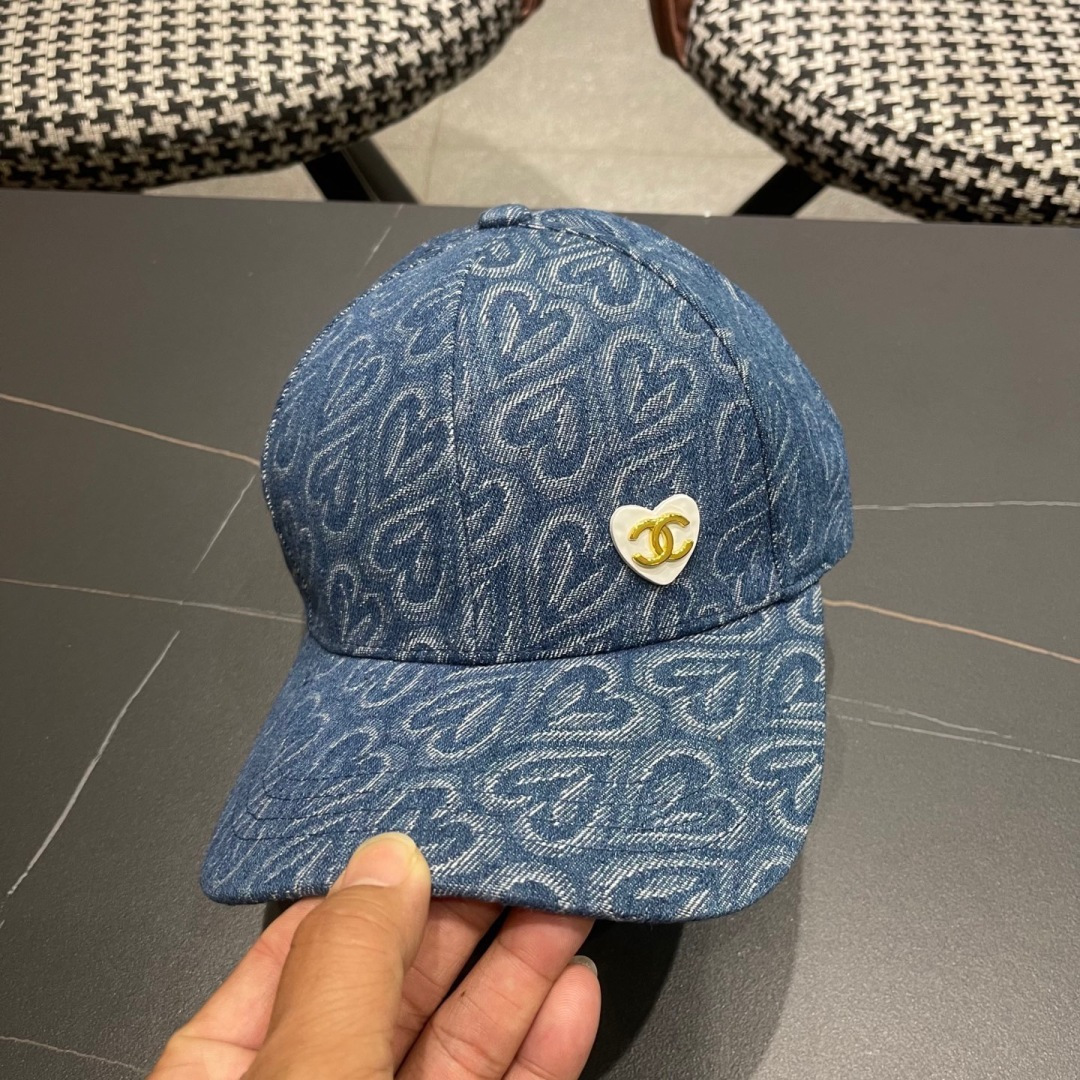 香奈儿 硬顶时尚水洗牛仔棒球帽女生秋冬户外休闲遮
阳防风复古牛仔鸭舌帽