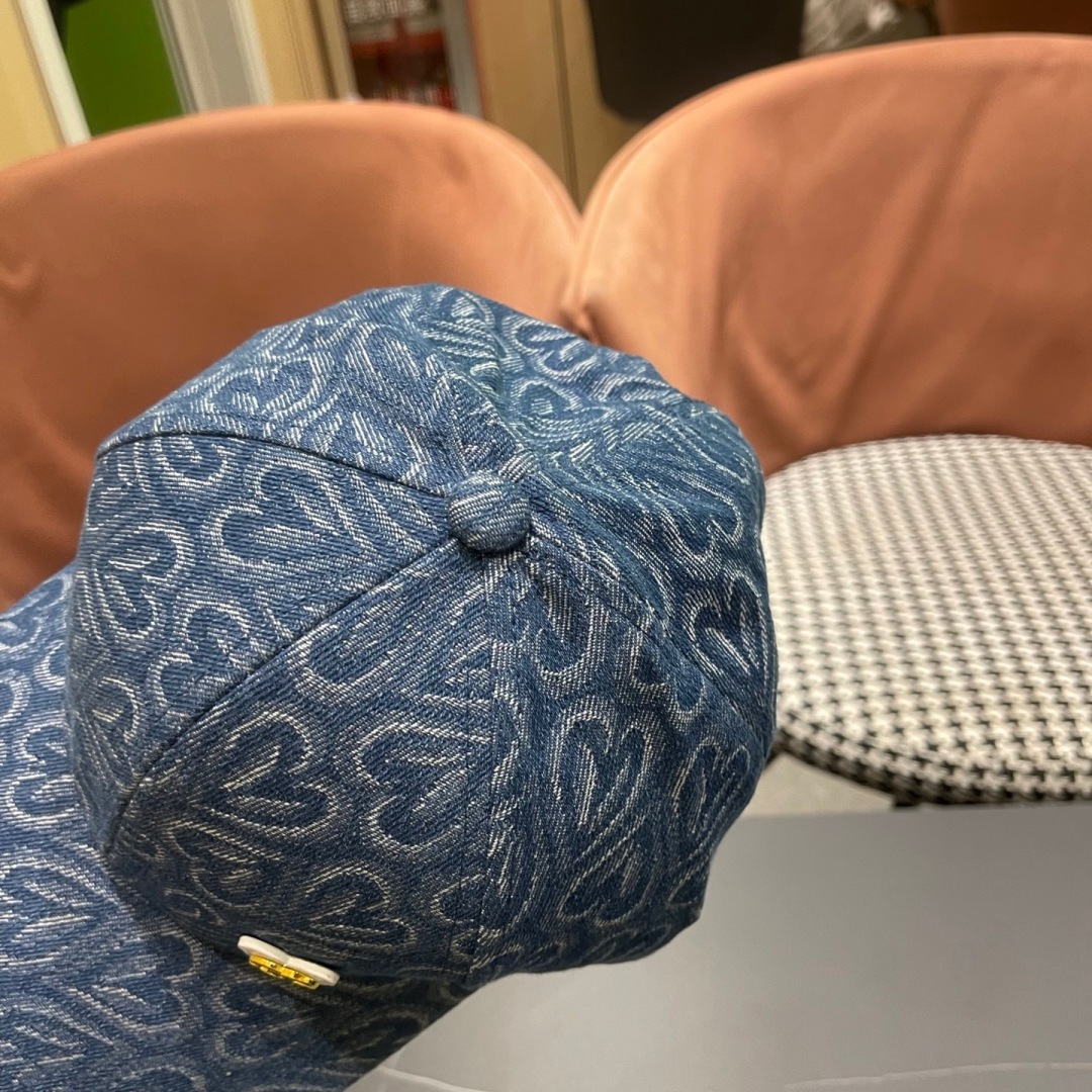  香奈儿 硬顶时尚水洗牛仔棒球帽女生秋冬户外休闲遮
阳防风复古牛仔鸭舌帽