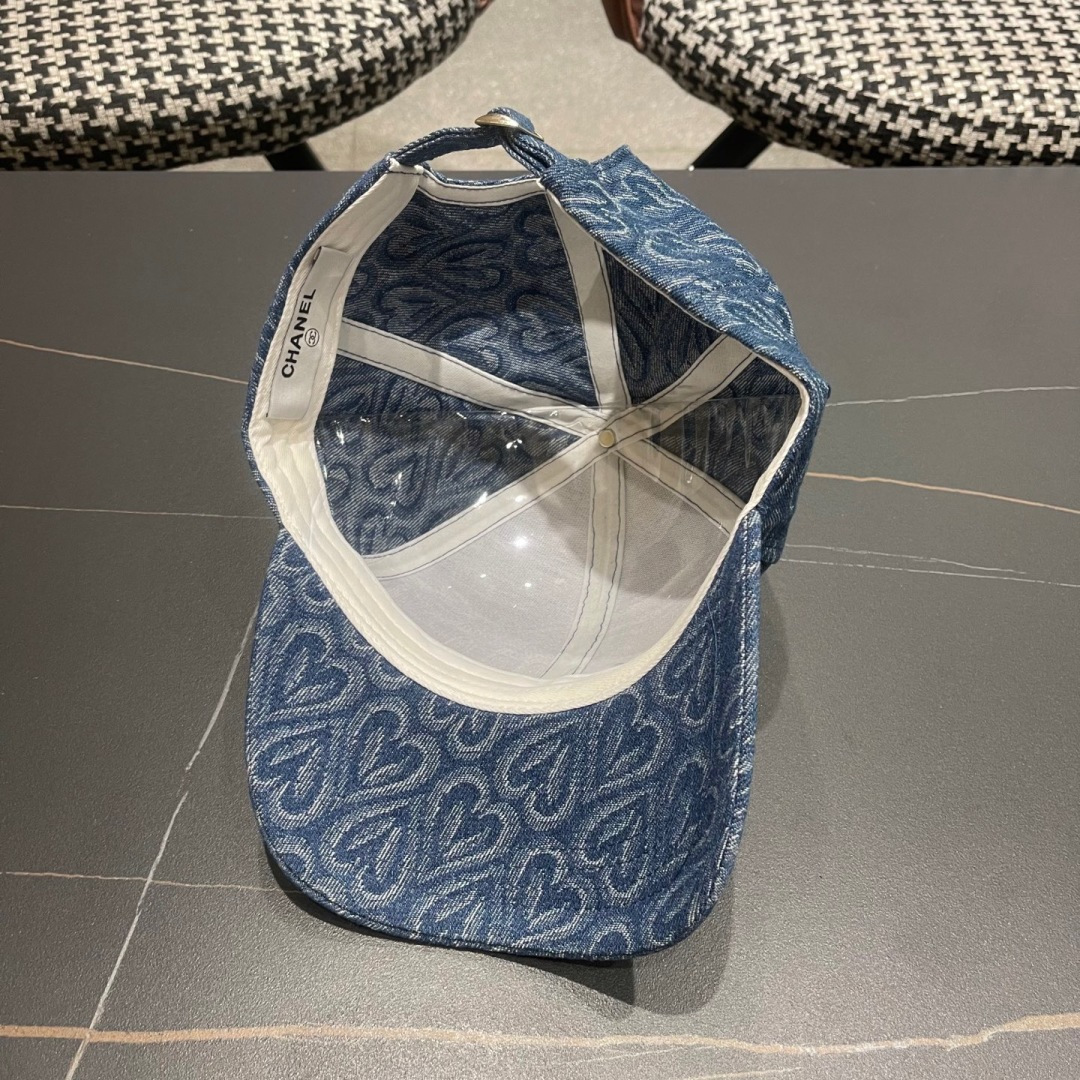  香奈儿 硬顶时尚水洗牛仔棒球帽女生秋冬户外休闲遮
阳防风复古牛仔鸭舌帽