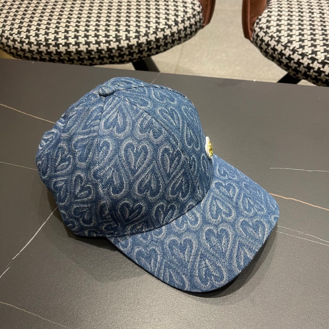  香奈儿 硬顶时尚水洗牛仔棒球帽女生秋冬户外休闲遮
阳防风复古牛仔鸭舌帽