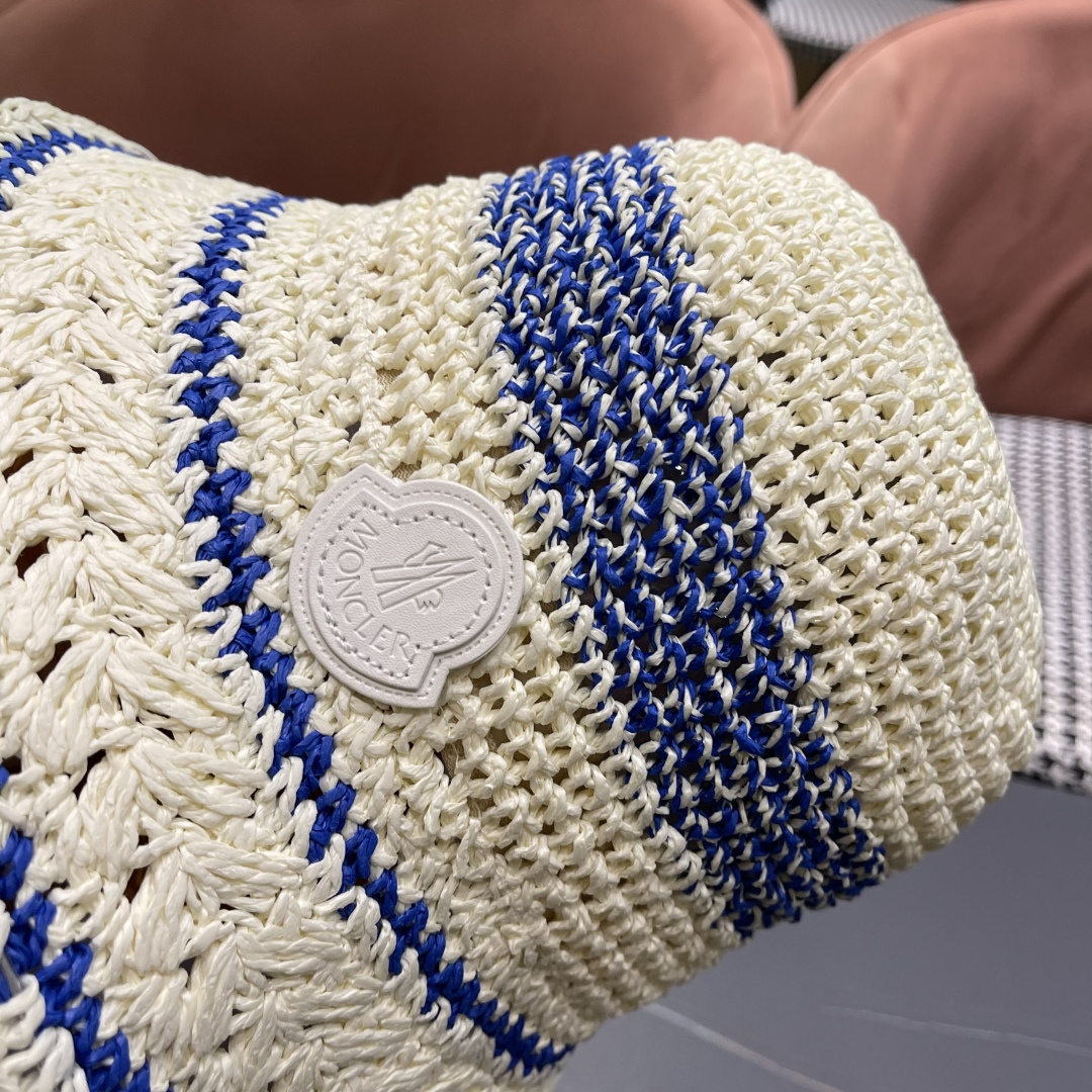  （蒙囗MONCLER海边度假条纹手工编织渔夫帽女夏法式镂空大帽檐遞阳防晒草帽
