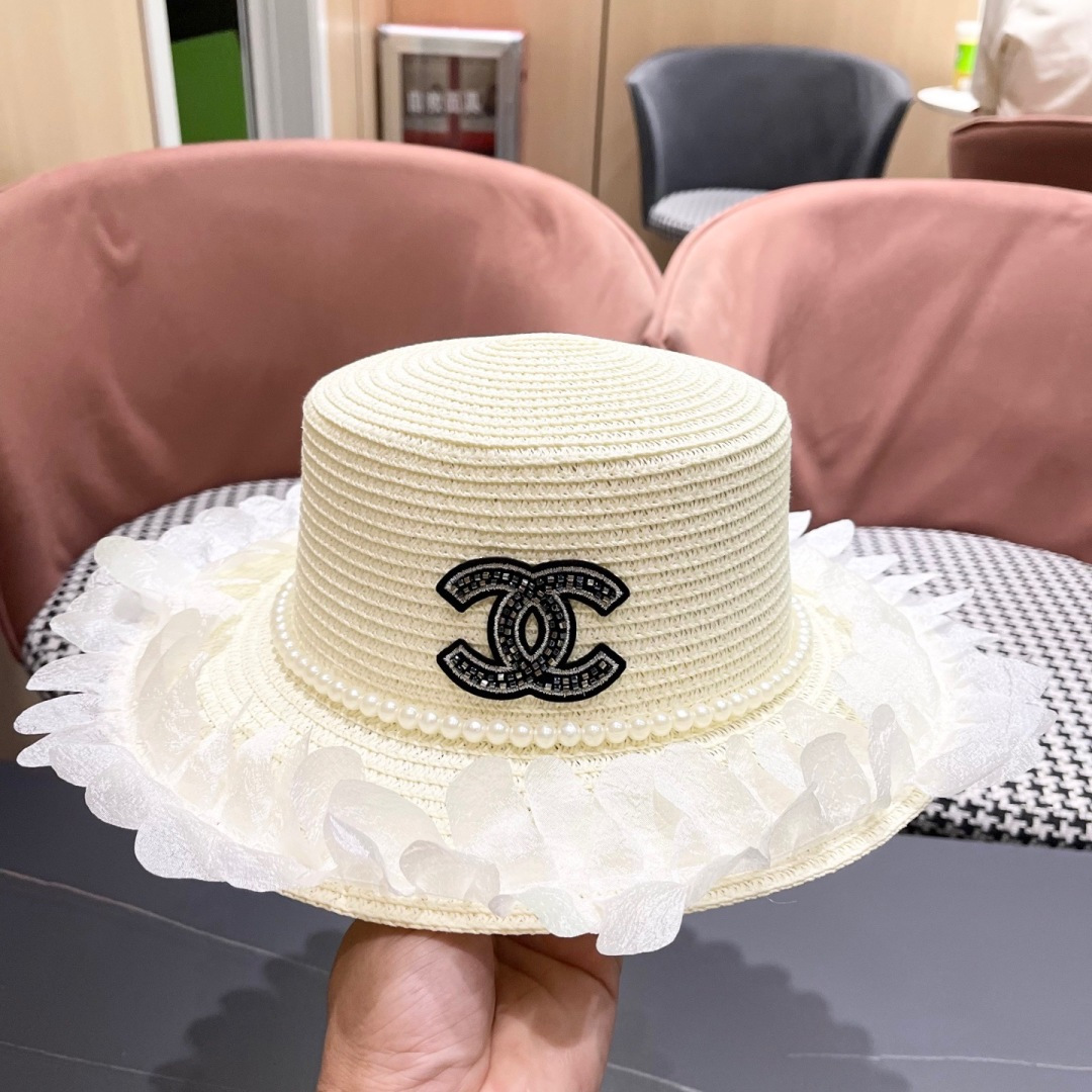  chanel香夸儿。2025新款法式蕾丝蝴蝶结包边草编平顶礼帽女夏夭出游放紫外线遮阳大沿草帽