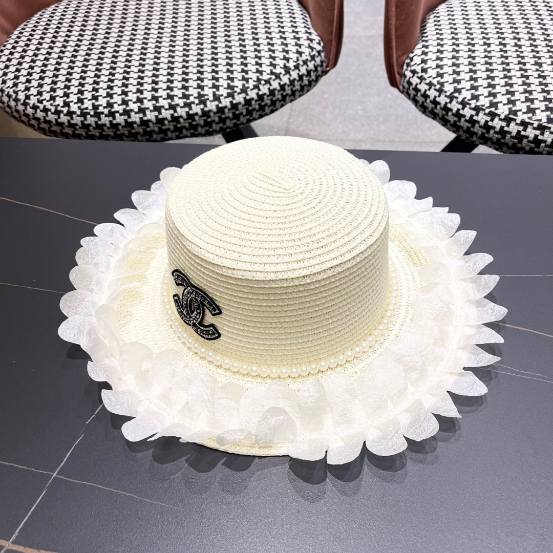  chanel香夸儿。2025新款法式蕾丝蝴蝶结包边草编平顶礼帽女夏夭出游放紫外线遮阳大沿草帽