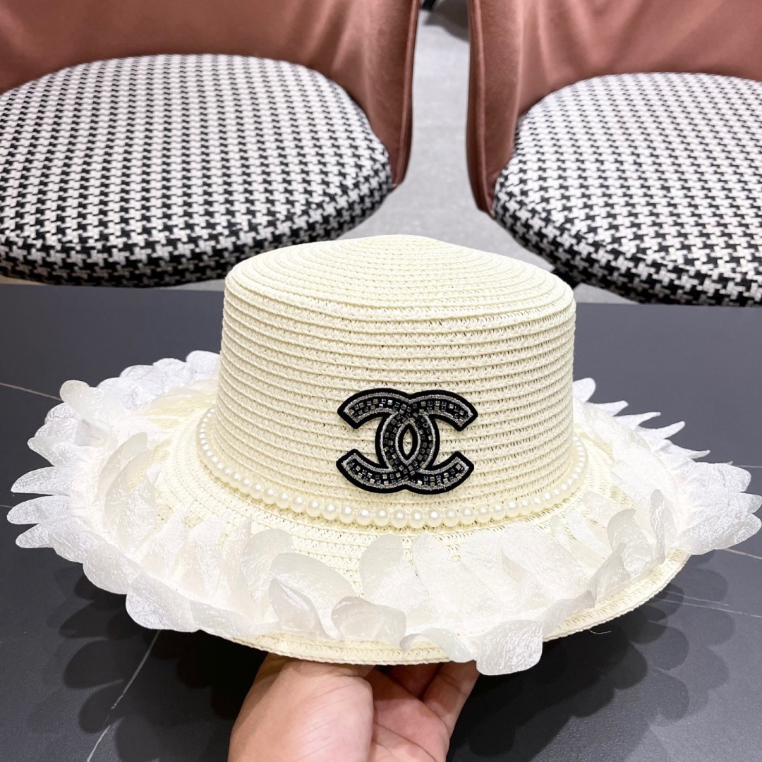  chanel香夸儿。2025新款法式蕾丝蝴蝶结包边草编平顶礼帽女夏夭出游放紫外线遮阳大沿草帽