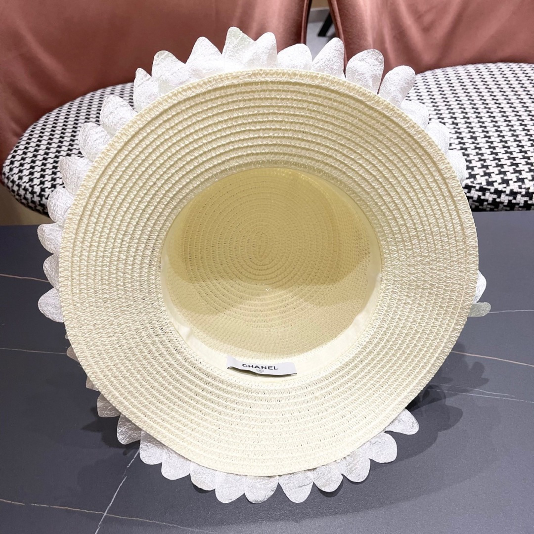  chanel香夸儿。2025新款法式蕾丝蝴蝶结包边草编平顶礼帽女夏夭出游放紫外线遮阳大沿草帽