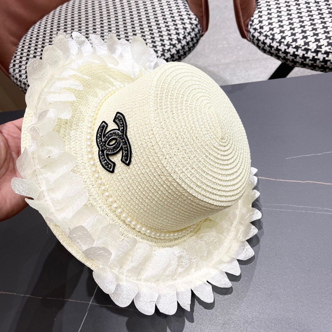  chanel香夸儿。2025新款法式蕾丝蝴蝶结包边草编平顶礼帽女夏夭出游放紫外线遮阳大沿草帽