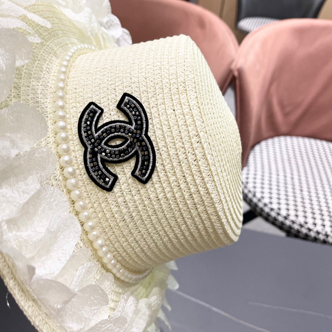  chanel香夸儿。2025新款法式蕾丝蝴蝶结包边草编平顶礼帽女夏夭出游放紫外线遮阳大沿草帽