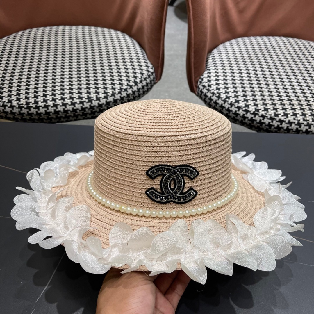  chanel香夸儿。2025新款法式蕾丝蝴蝶结包边草编平顶礼帽女夏夭出游放紫外线遮阳大沿草帽