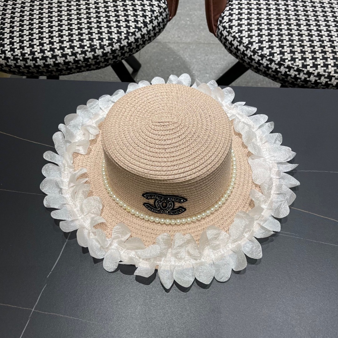  chanel香夸儿。2025新款法式蕾丝蝴蝶结包边草编平顶礼帽女夏夭出游放紫外线遮阳大沿草帽