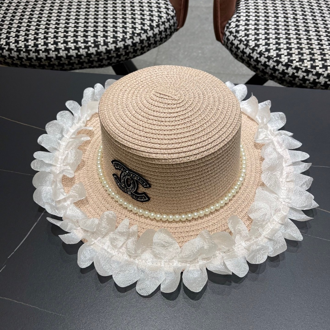  chanel香夸儿。2025新款法式蕾丝蝴蝶结包边草编平顶礼帽女夏夭出游放紫外线遮阳大沿草帽