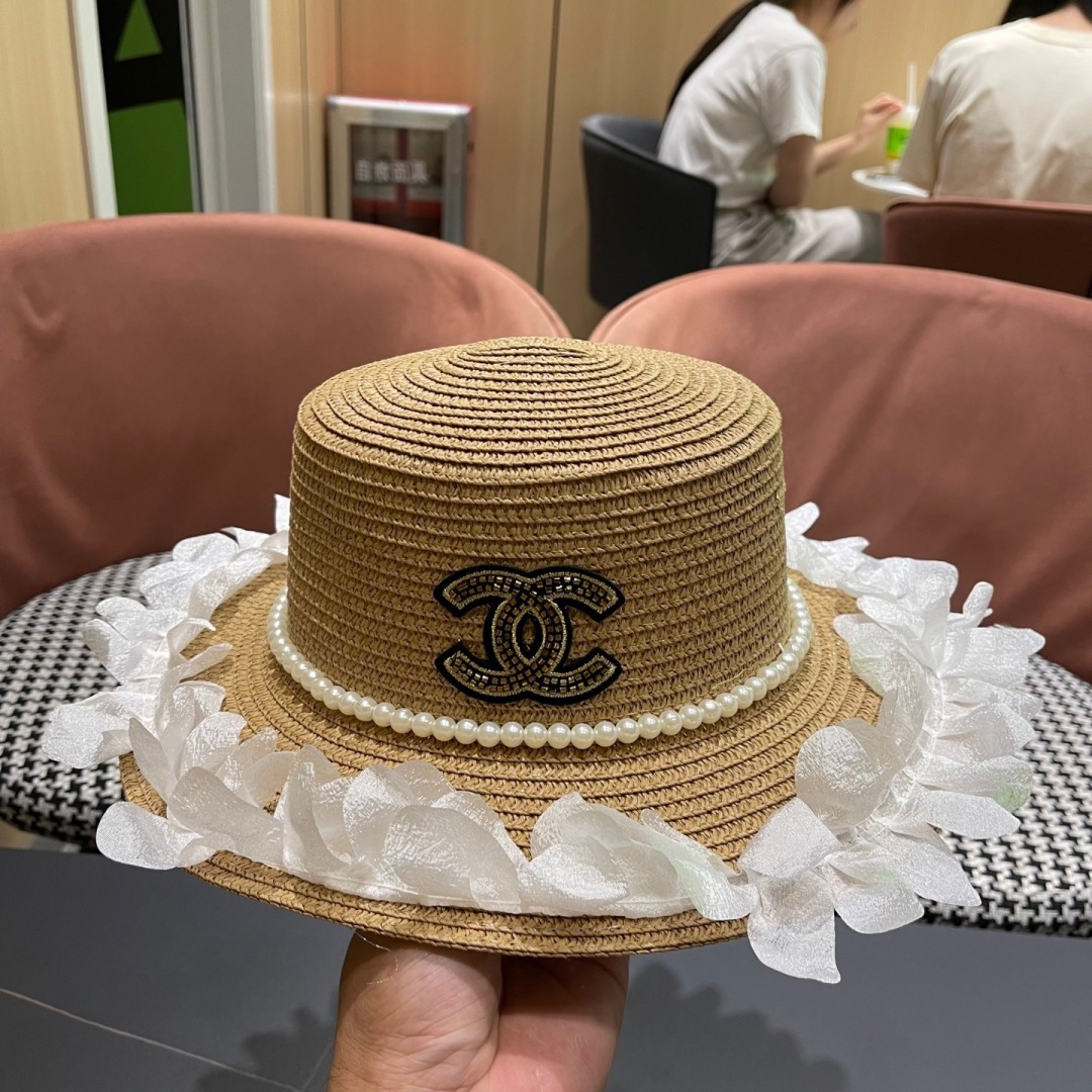  chanel香夸儿。2025新款法式蕾丝蝴蝶结包边草编平顶礼帽女夏夭出游放紫外线遮阳大沿草帽