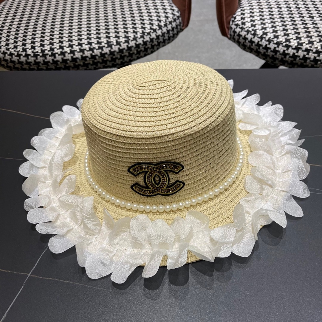  chanel香夸儿。2025新款法式蕾丝蝴蝶结包边草编平顶礼帽女夏夭出游放紫外线遮阳大沿草帽