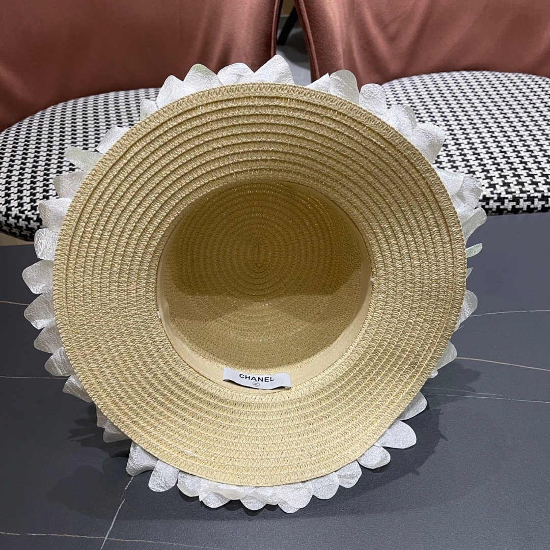  chanel香夸儿。2025新款法式蕾丝蝴蝶结包边草编平顶礼帽女夏夭出游放紫外线遮阳大沿草帽