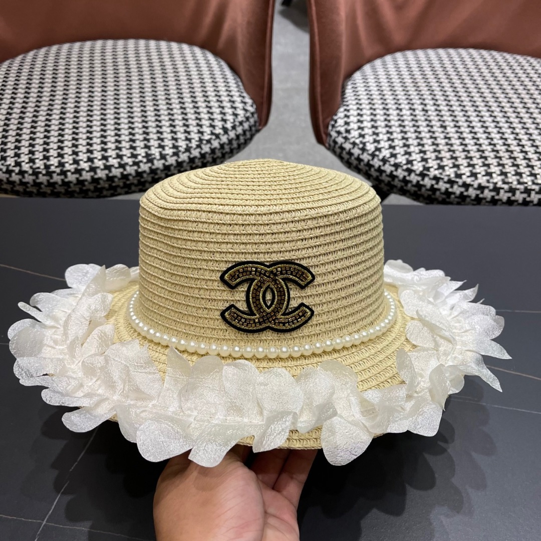  chanel香夸儿。2025新款法式蕾丝蝴蝶结包边草编平顶礼帽女夏夭出游放紫外线遮阳大沿草帽