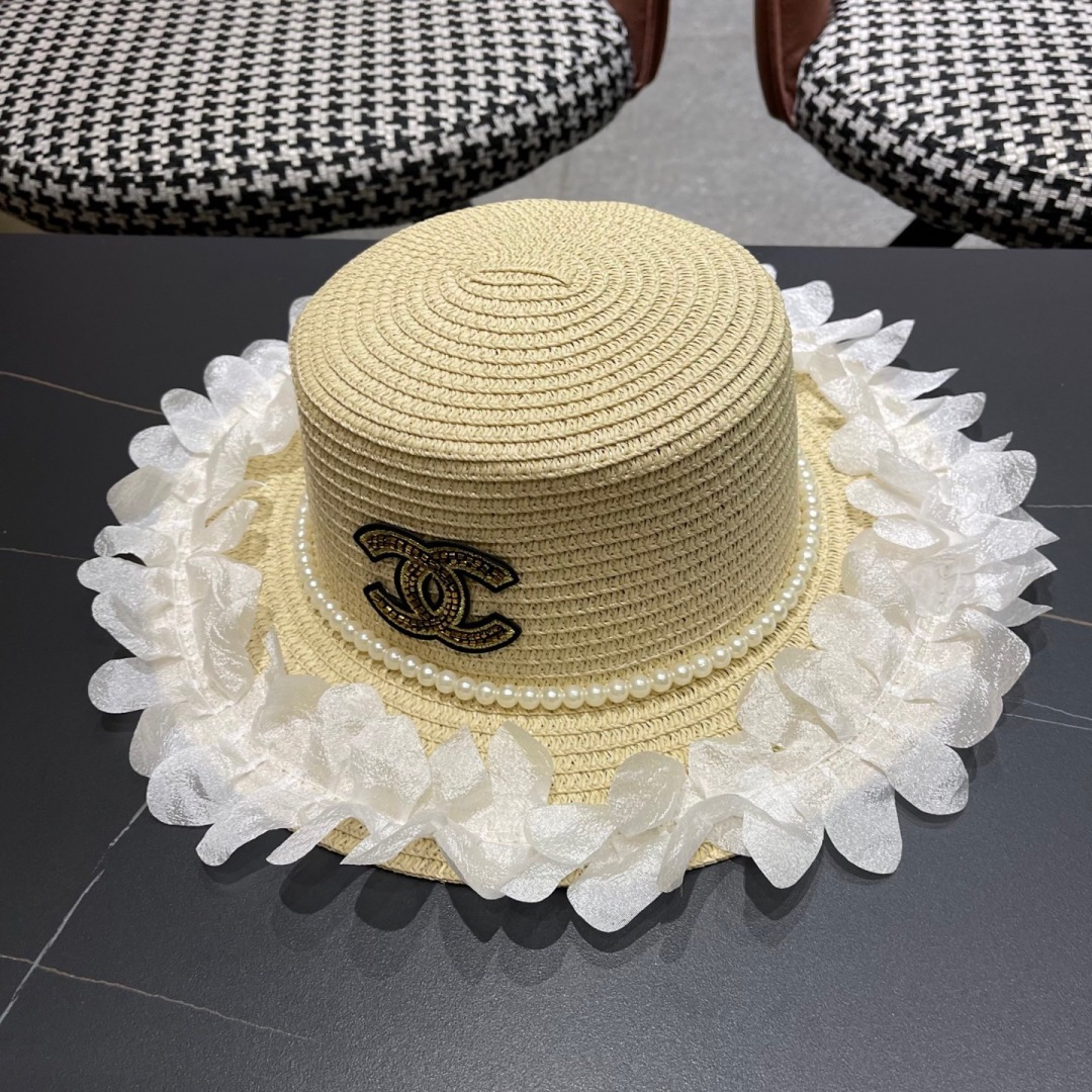  chanel香夸儿。2025新款法式蕾丝蝴蝶结包边草编平顶礼帽女夏夭出游放紫外线遮阳大沿草帽