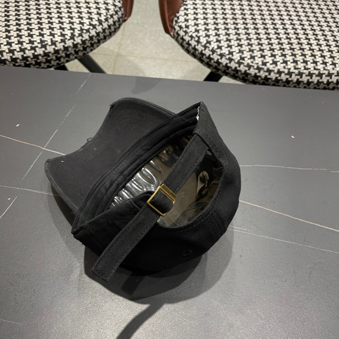  春夏新款 蒙口MONCLER棒球帽，年轻时尚潮人穿搭色系，视觉效果超强，好看有质感！