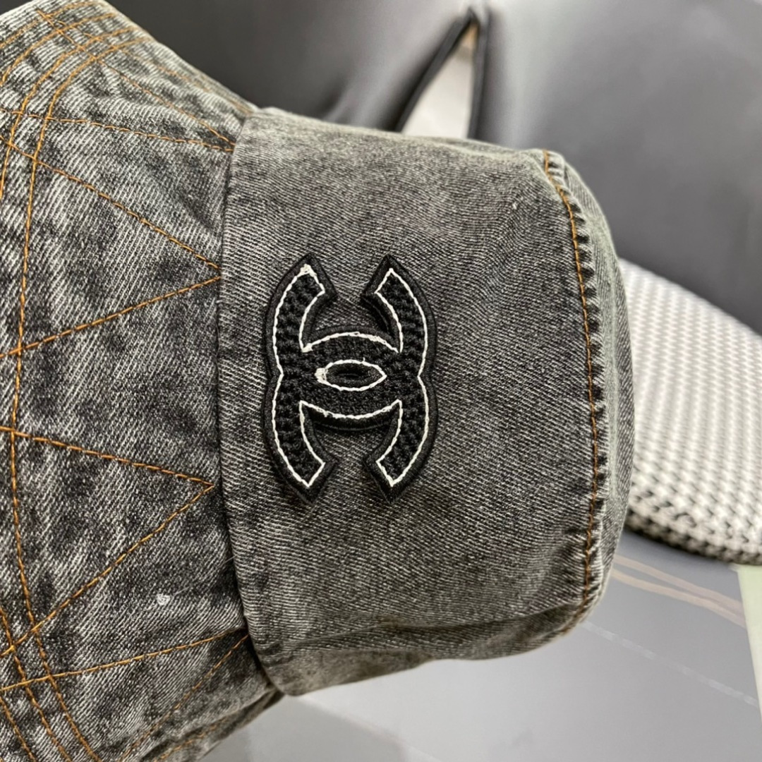 💛【CHANEL香奈儿】2025新款简约大牌牛仔渔夫帽🌈
遮阳百搭的一款～非常有质感