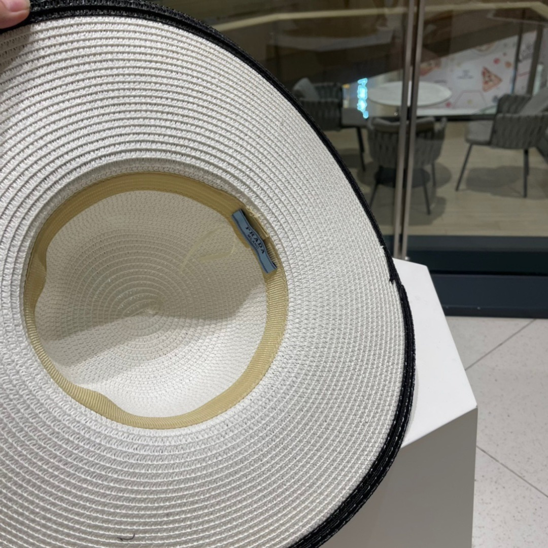  PRADA普拉达 新款大沿织带款草帽，旅行必备，超好搭配，赶紧入手！