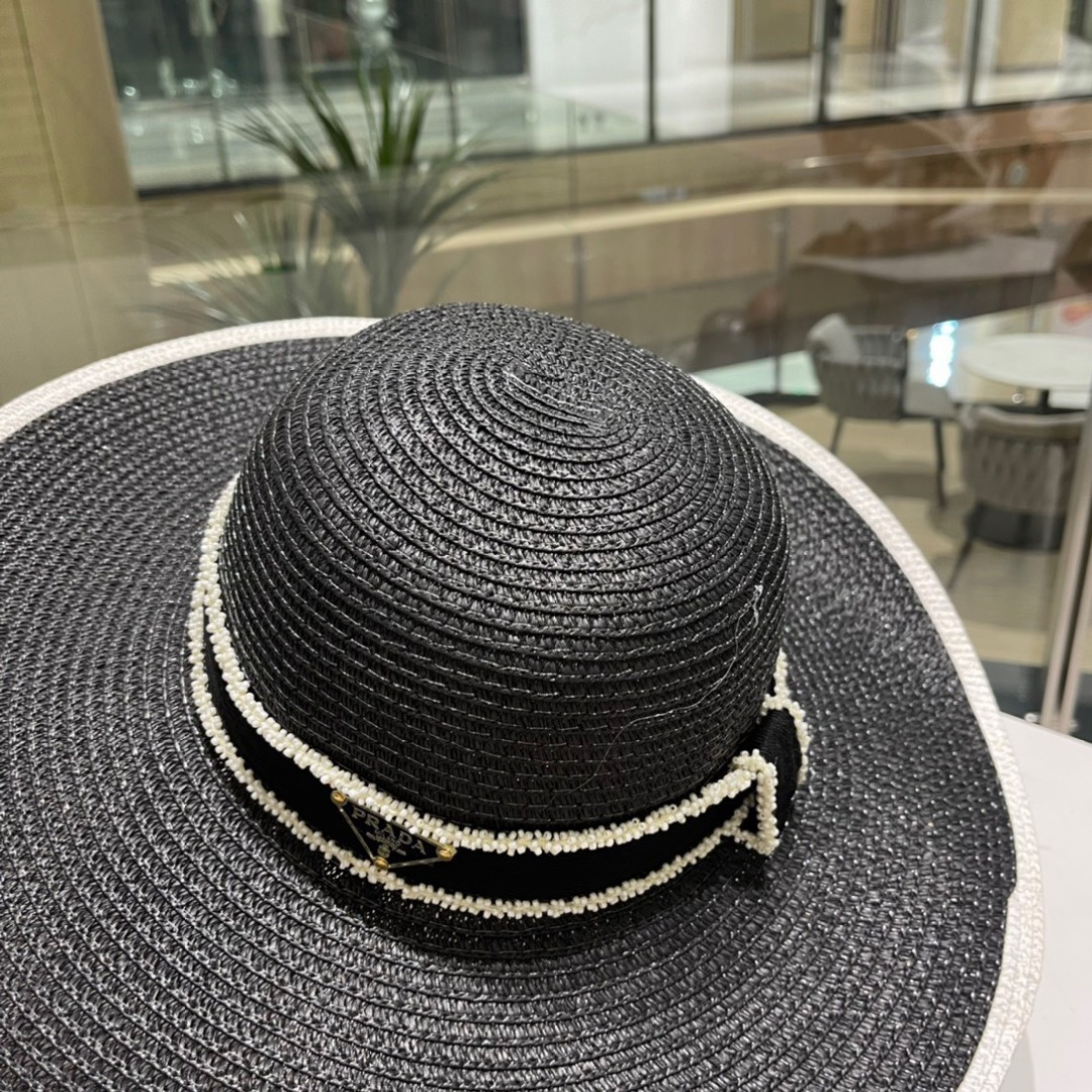  PRADA普拉达 新款大沿织带款草帽，旅行必备，超好搭配，赶紧入手！