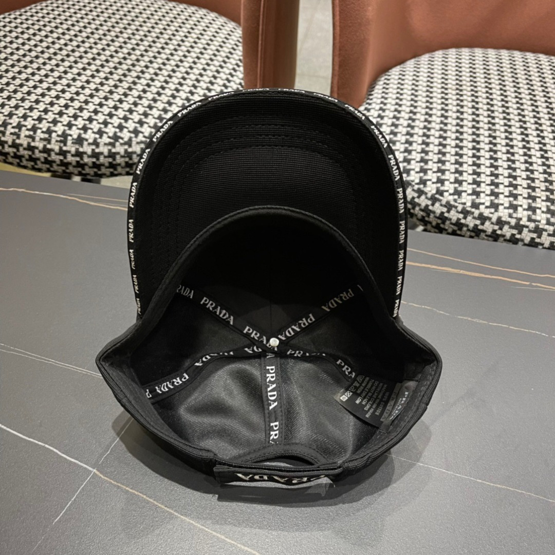 【普拉达】新款棒球帽，专柜同步出货，大牌款超好搭配，赶紧入手！