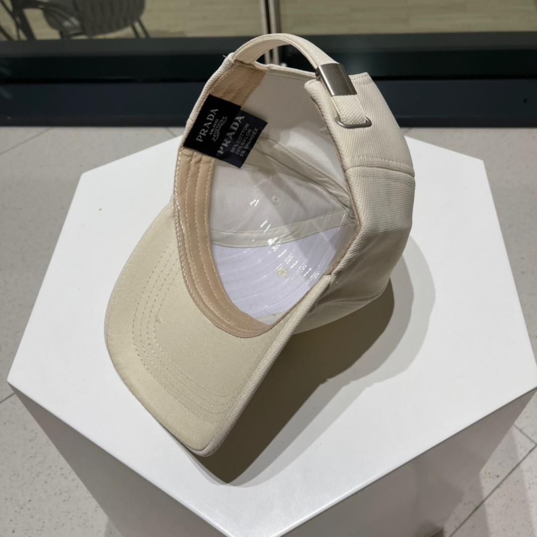 🧢Prada(普拉达)🧢经典原单棒球帽，普拉三角标达气质帽沿，可调节魔术贴片💢男女通用