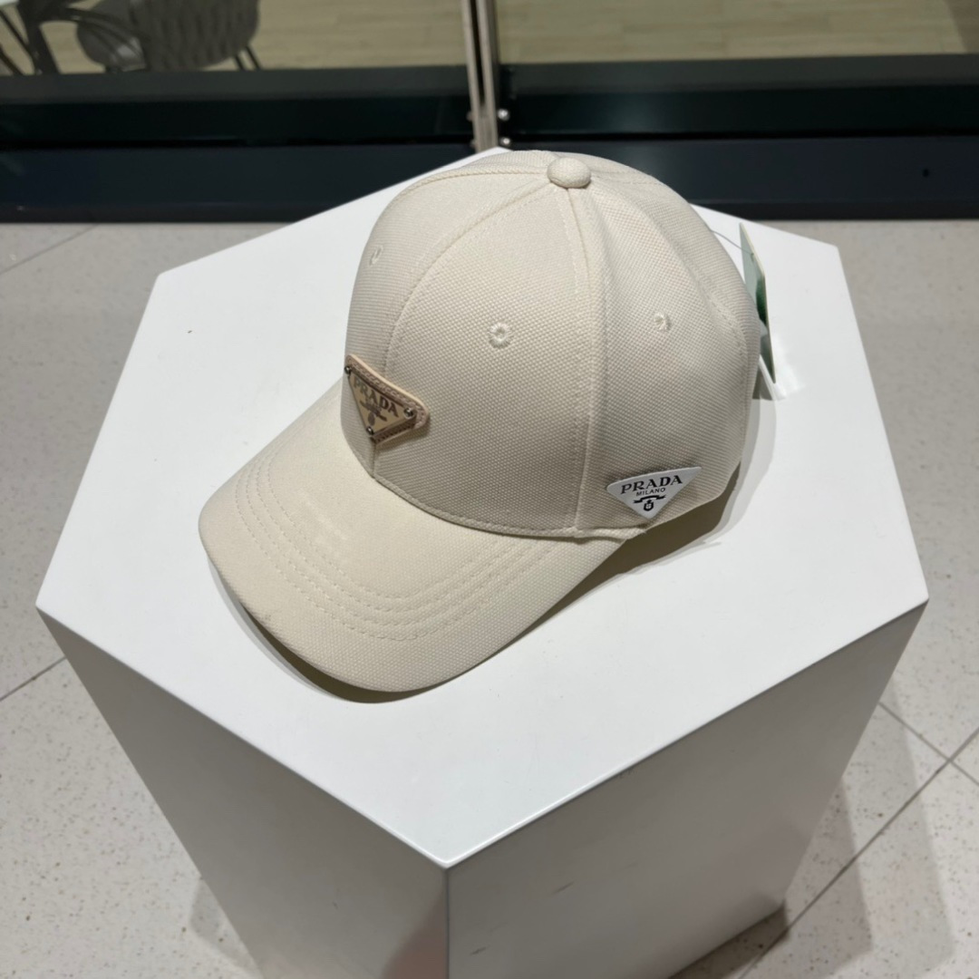 🧢Prada(普拉达)🧢经典原单棒球帽，普拉三角标达气质帽沿，可调节魔术贴片💢男女通用