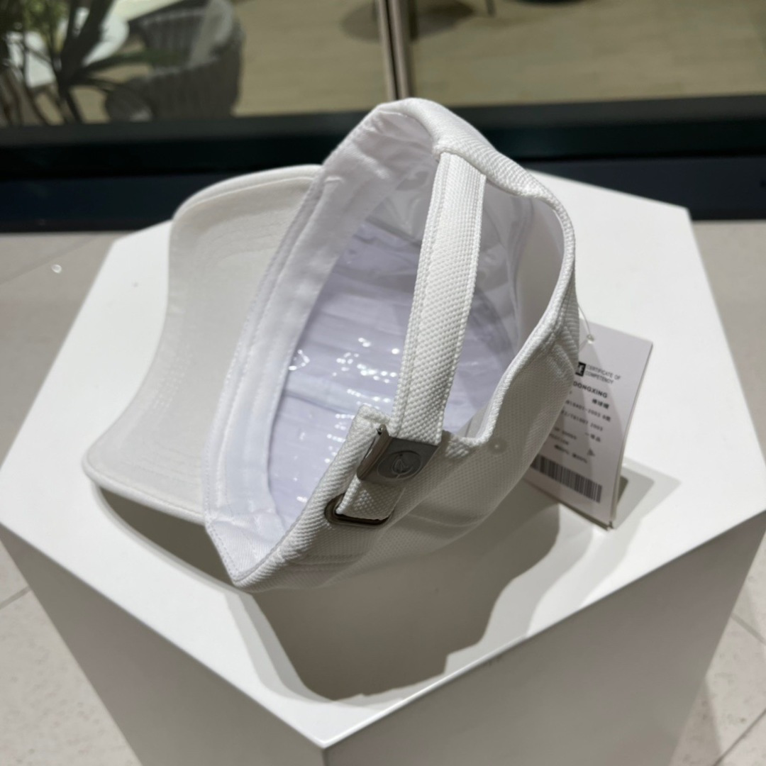 🧢Prada(普拉达)🧢经典原单棒球帽，普拉三角标达气质帽沿，可调节魔术贴片💢男女通用