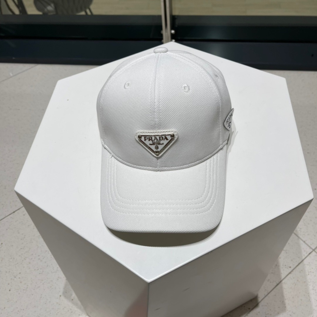 🧢Prada(普拉达)🧢经典原单棒球帽，普拉三角标达气质帽沿，可调节魔术贴片💢男女通用