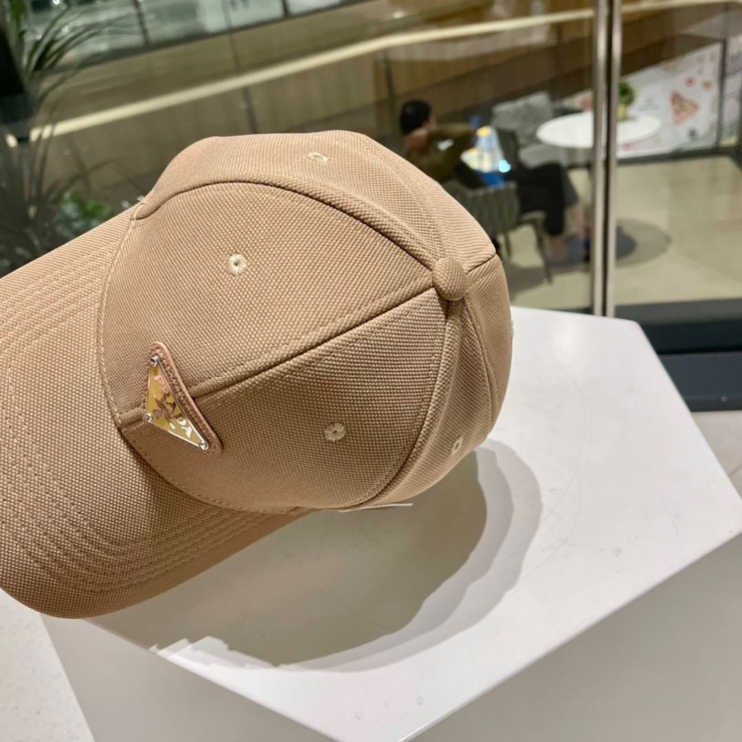 🧢Prada(普拉达)🧢经典原单棒球帽，普拉三角标达气质帽沿，可调节魔术贴片💢男女通用