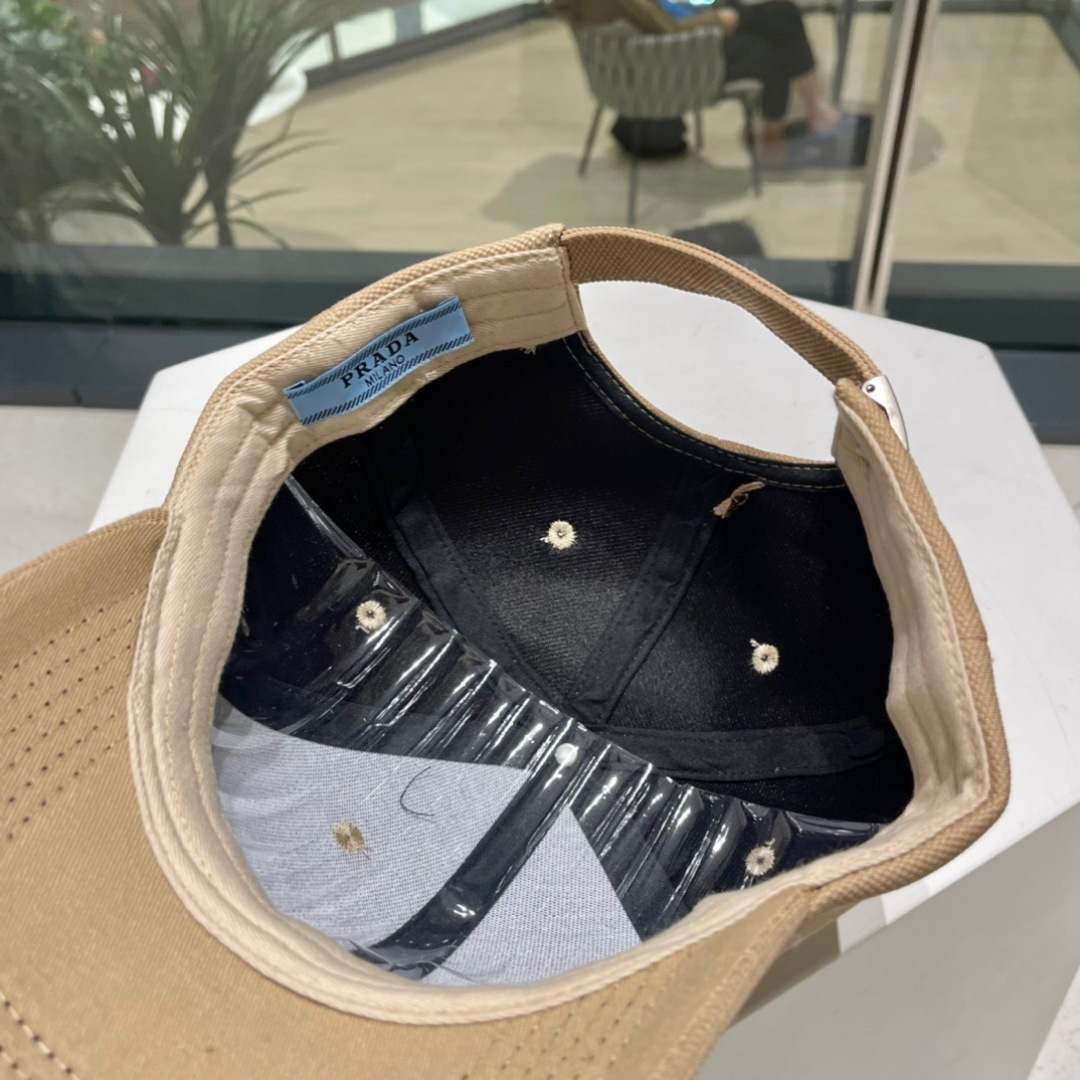 🧢Prada(普拉达)🧢经典原单棒球帽，普拉三角标达气质帽沿，可调节魔术贴片💢男女通用