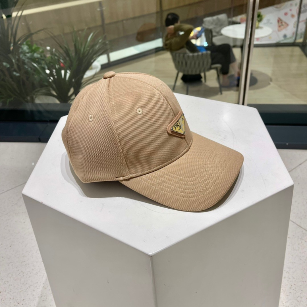 🧢Prada(普拉达)🧢经典原单棒球帽，普拉三角标达气质帽沿，可调节魔术贴片💢男女通用