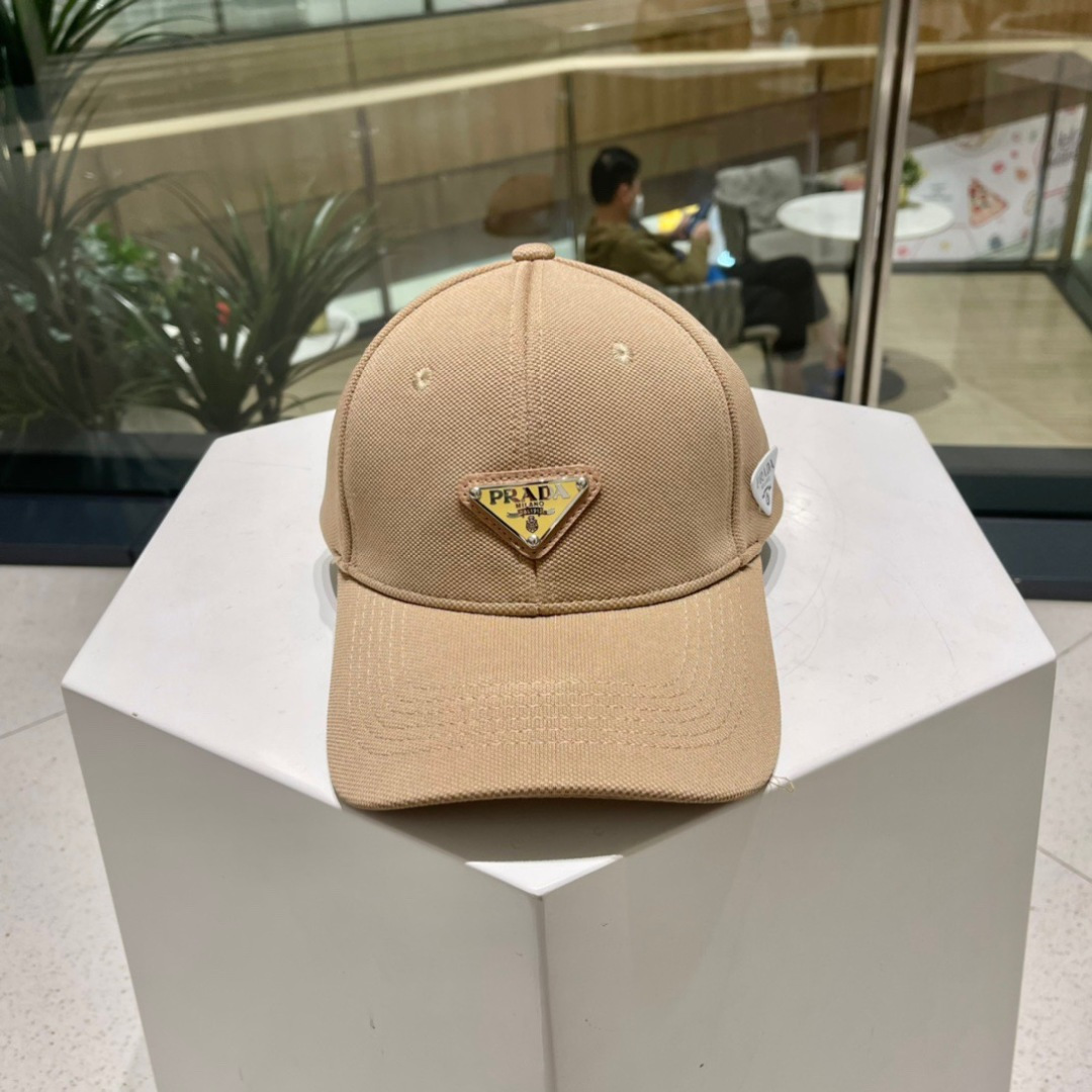 🧢Prada(普拉达)🧢经典原单棒球帽，普拉三角标达气质帽沿，可调节魔术贴片💢男女通用