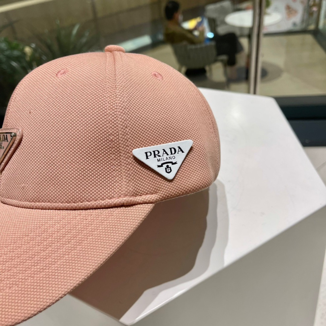 🧢Prada(普拉达)🧢经典原单棒球帽，普拉三角标达气质帽沿，可调节魔术贴片💢男女通用