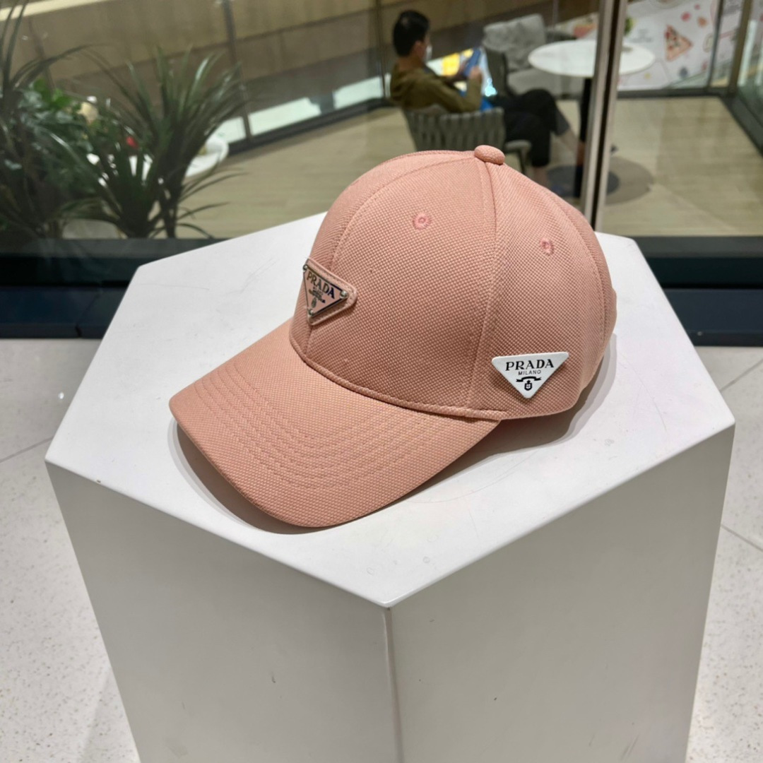 🧢Prada(普拉达)🧢经典原单棒球帽，普拉三角标达气质帽沿，可调节魔术贴片💢男女通用