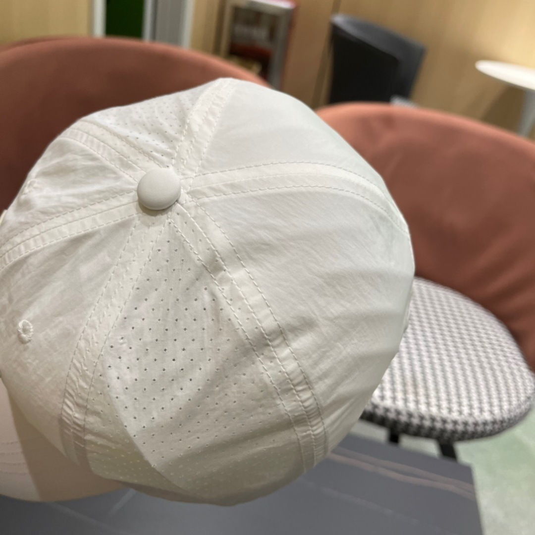  Prada普拉达 2025早春新款超薄透气款棒球帽，经典款男女通用