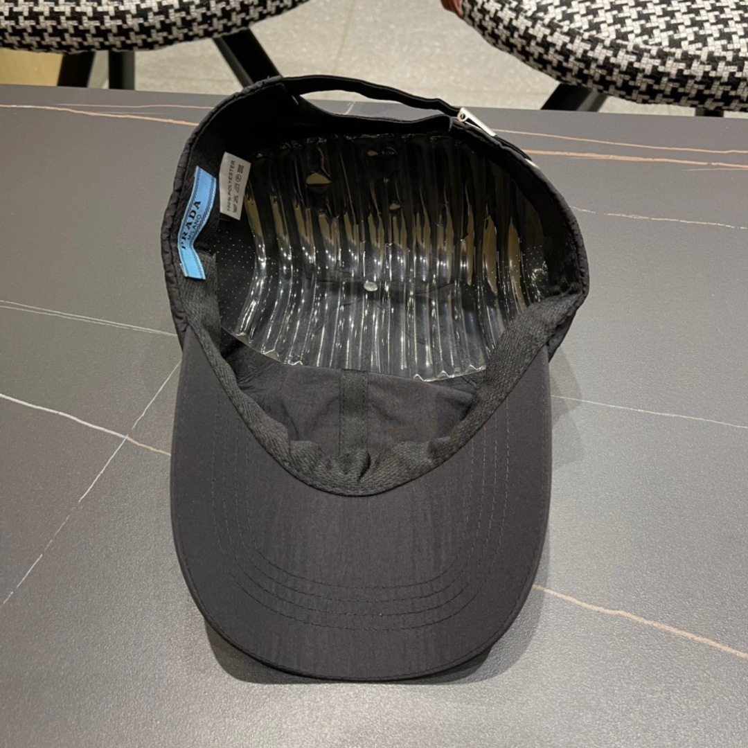  Prada普拉达 2025早春新款超薄透气款棒球帽，经典款男女通用