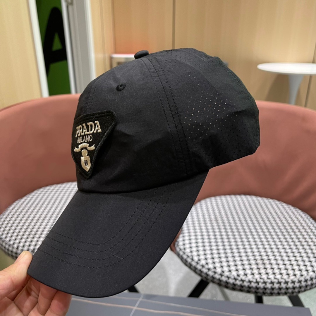  Prada普拉达 2025早春新款超薄透气款棒球帽，经典款男女通用