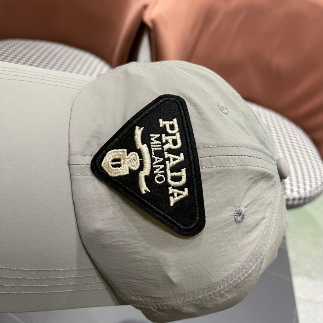  Prada普拉达 2025早春新款超薄透气款棒球帽，经典款男女通用